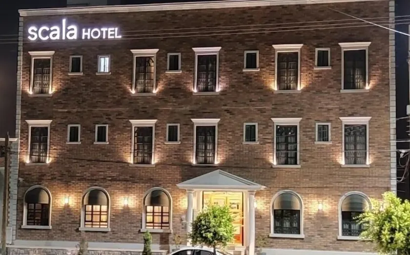 Hotel Galerias - Image 1