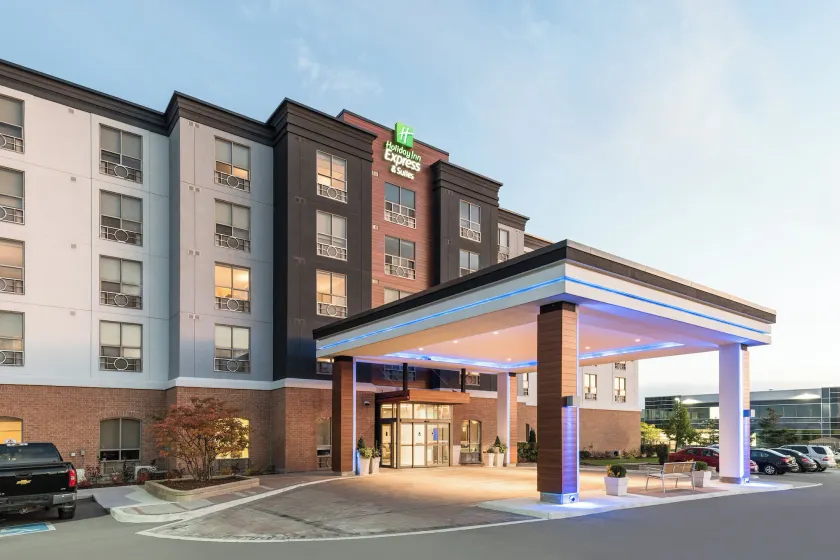 Holiday Inn Express Hotel & Suites Milton by IHG - Image 1