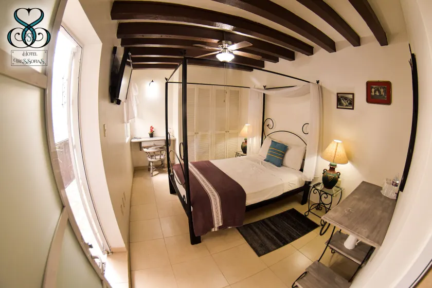 Hotel Tres Sofias - Image 1