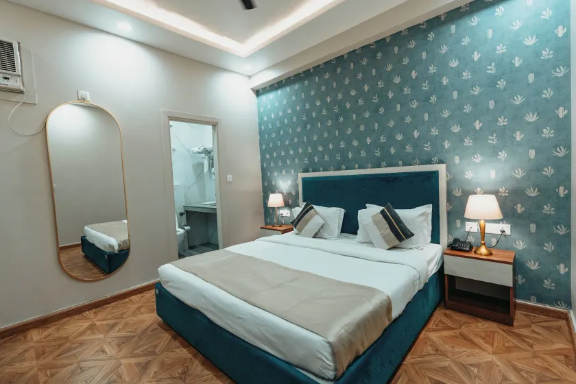 OPUS By Hotel Shiv - Green Park - Image 1