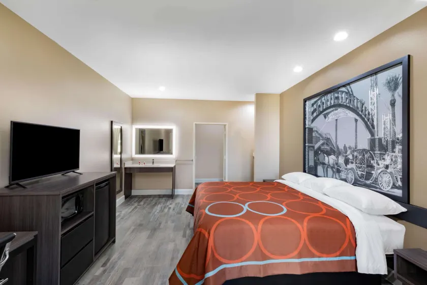 Super 8 by Wyndham Houston NW Beltway 8-West Rd - Image 1