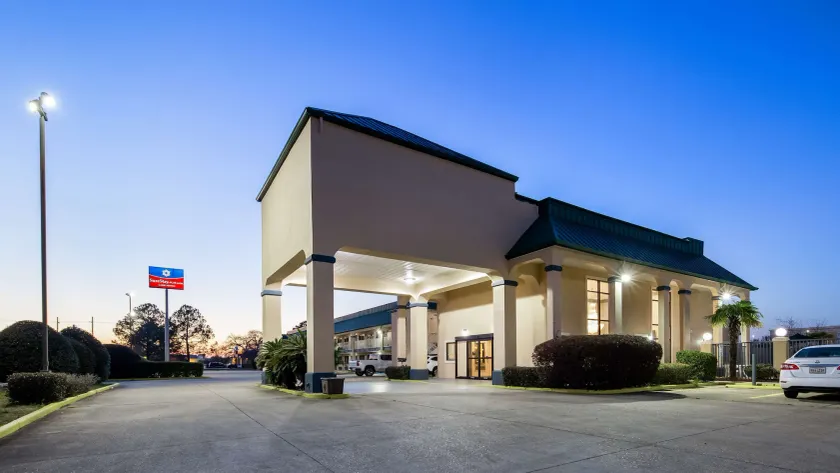 SureStay Plus Hotel by Best Western Hammond - Image 1