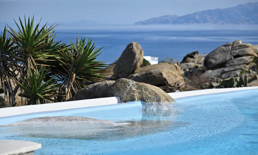 Paraga Scorpios Villa 2 7mins Walk to Beach by Calypso Sunset Villas - Image 1