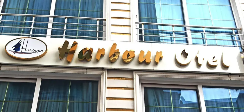 Harbour Otel - Image 1