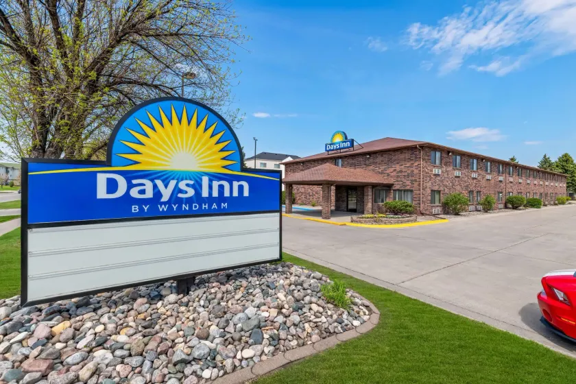 Days Inn by Wyndham Columbia Mall - Image 1