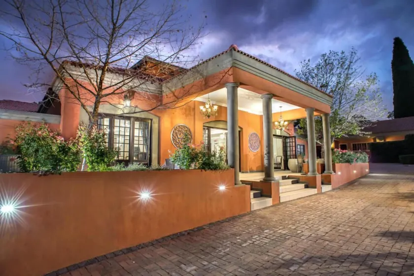 Ivory Manor Boutique Hotel - Image 1