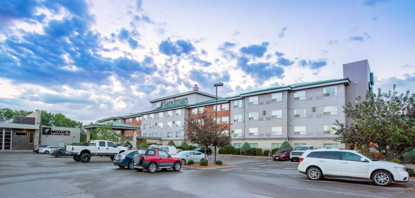 Sandman Hotel & Suites Regina - Image 1