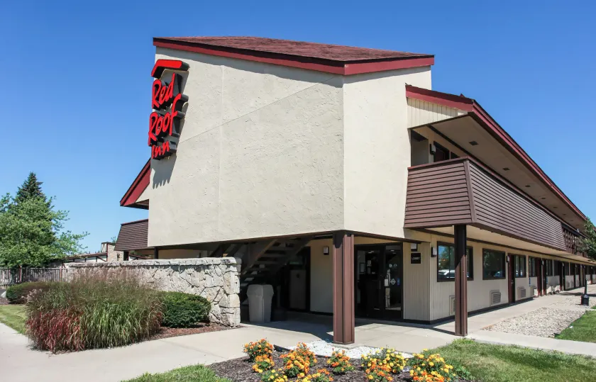 Red Roof Inn Michigan City - Image 1