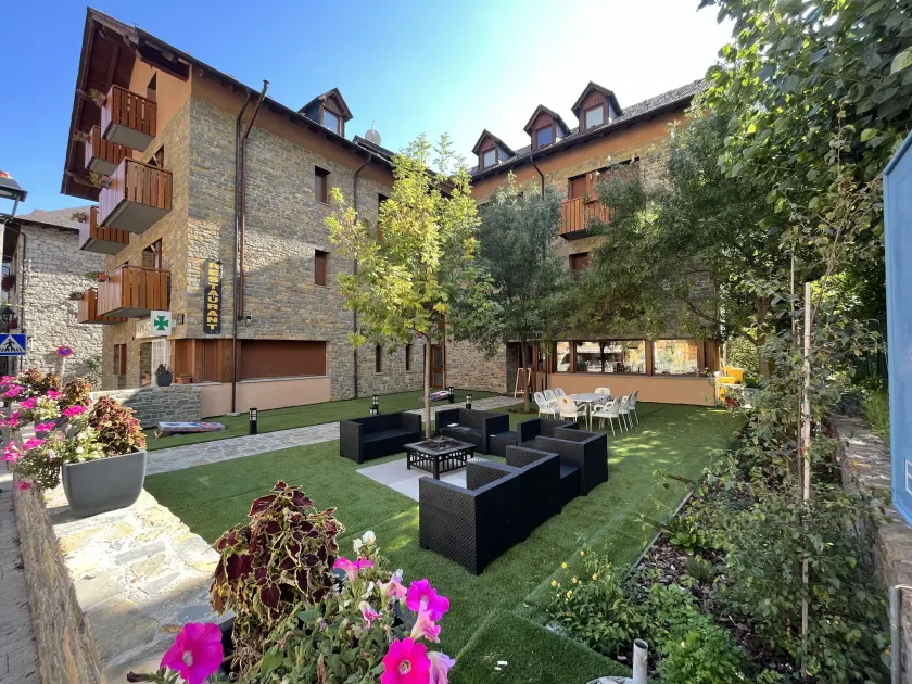 Hotel Els Encantats - Image 1