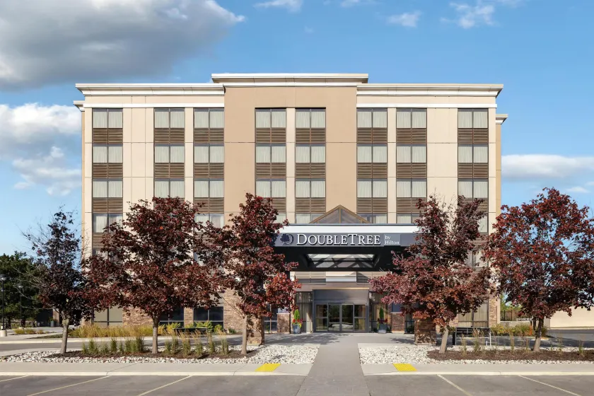 DoubleTree by Hilton Kitchener - Image 1