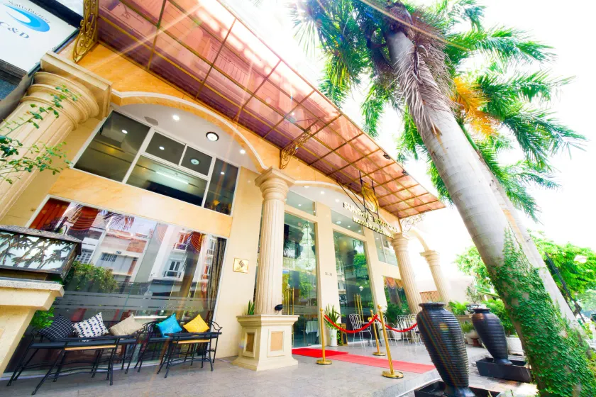 Sunshine Boutique Hotel Phu My Hung - Image 1