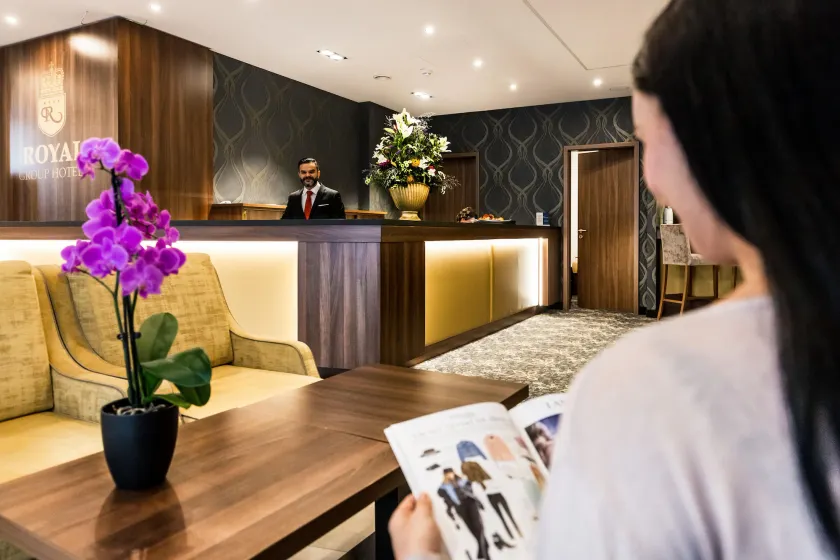 Best Western Plus Royal Suites - Vestíbulo