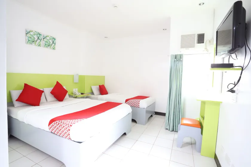 OYO 210 Apple Tree Suites - Image 1