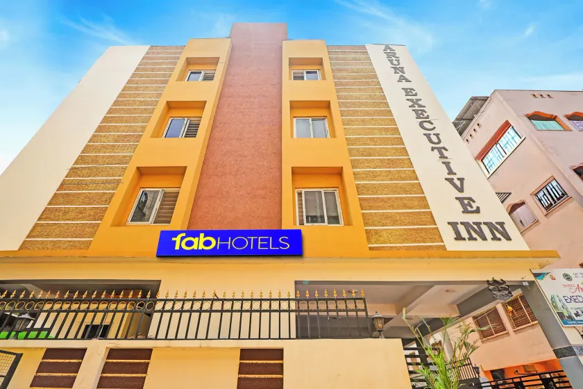 FabHotel Aruna Executive Inn - Image 1