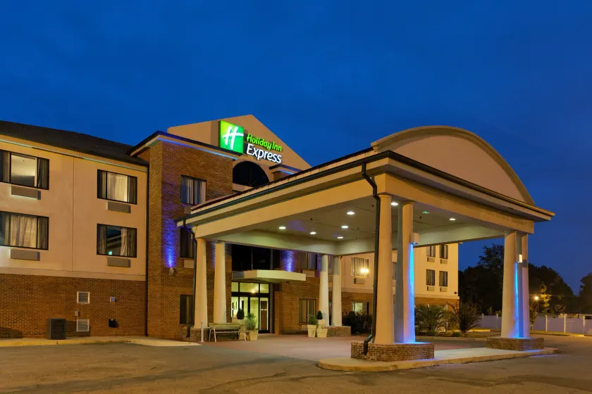 Holiday Inn Express Hotel & Suites Sylacauga by IHG - Image 1