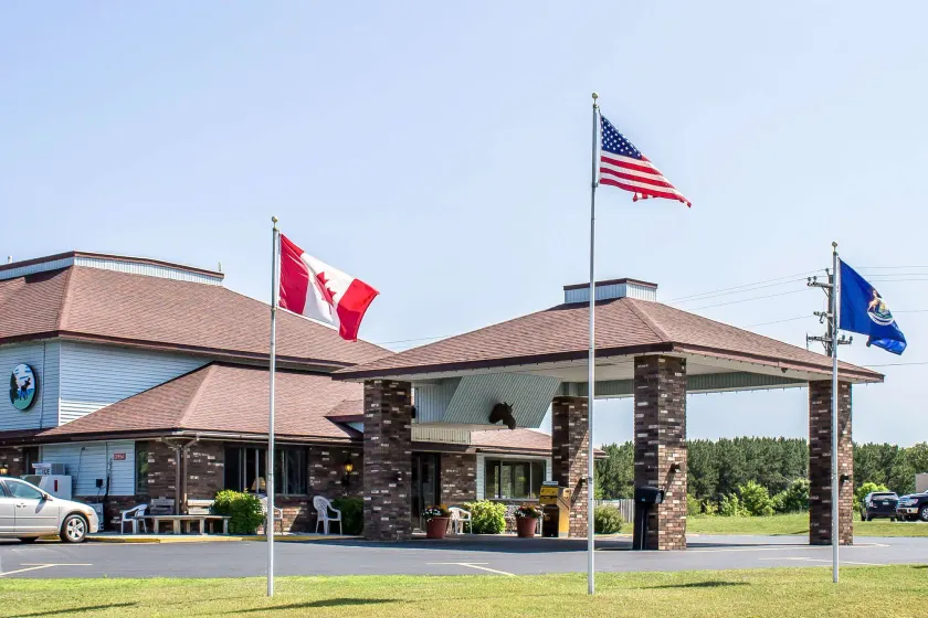 Quality Inn & Suites Newberry - Image 1