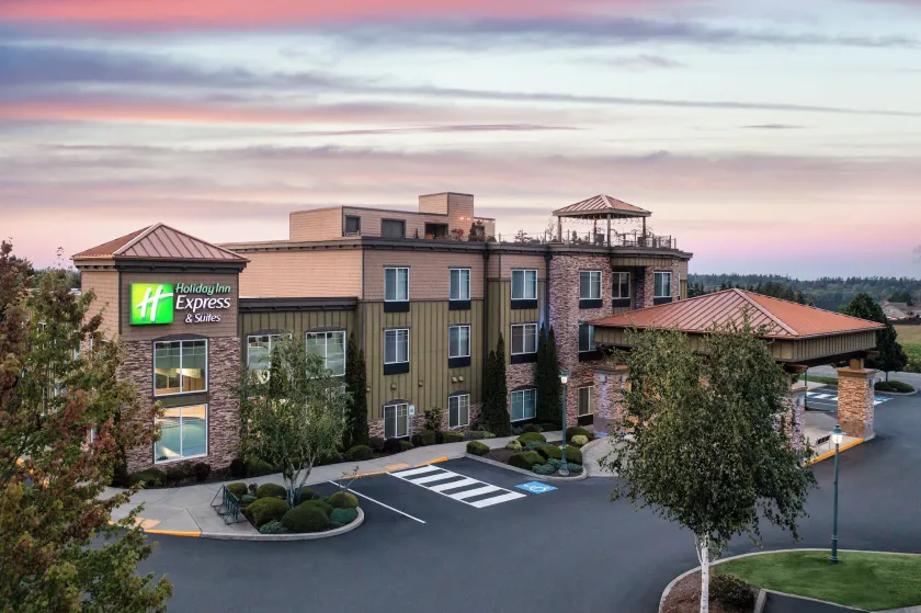 Holiday Inn Express Hotel & Suites North Sequim by IHG - Image 1
