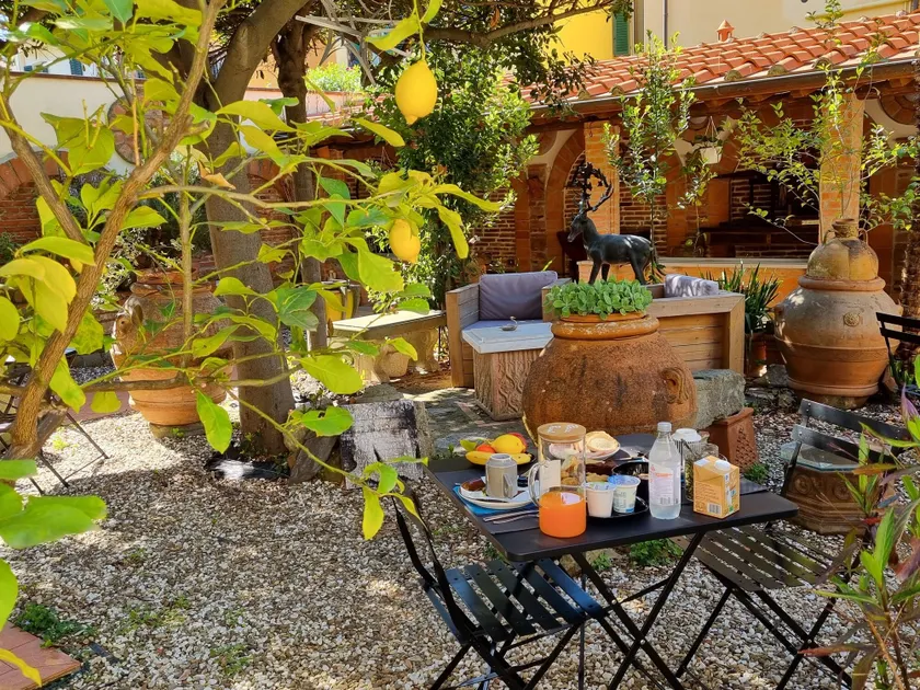 B&B Firenze 400 - Image 1