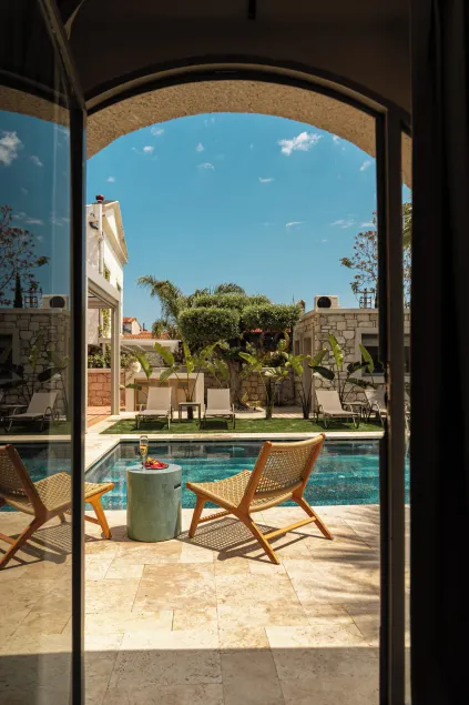 Palm Alaçatı Boutique Hotel - Image 1