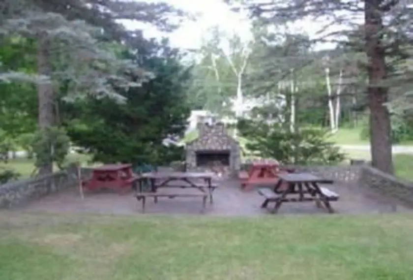 PATIO MOTOR COURT - Image 1