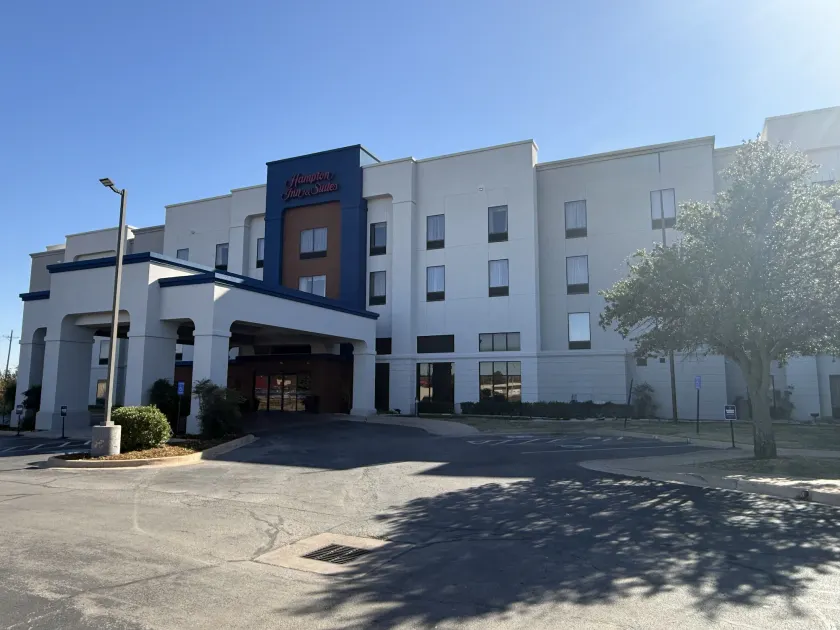Hampton Inn & Suites Lawton - Image 1