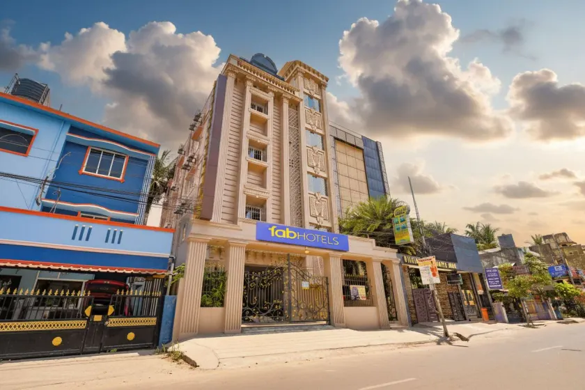 FabHotel Vijaylakshmi Stay Inn - Image 1