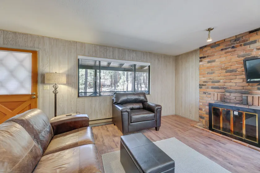 Covered Deck & Grill: Cozy Greer Hideaway! - Interior