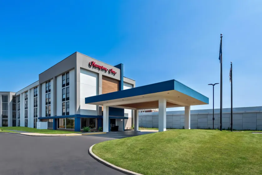 Hampton Inn Indianapolis-N.E./Castleton - Image 1