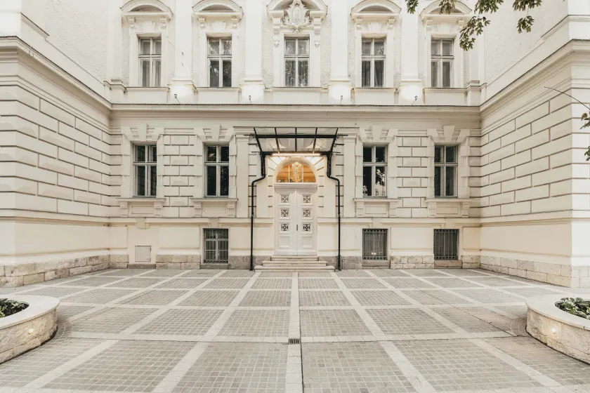 Zola Hotel - Palais de Bohème - Image 1