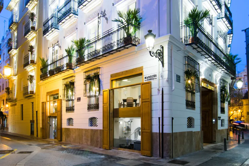 MYR Marqués House - Image 1