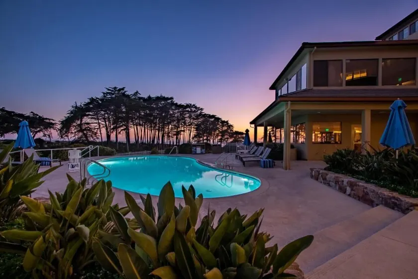 Seascape Beach Resort - Image 1