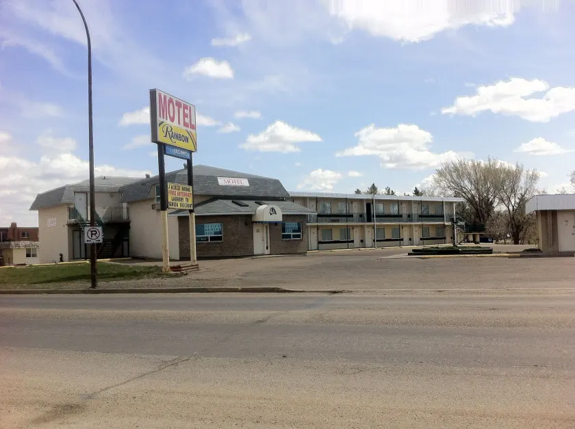 Rainbow Motel - Image 1
