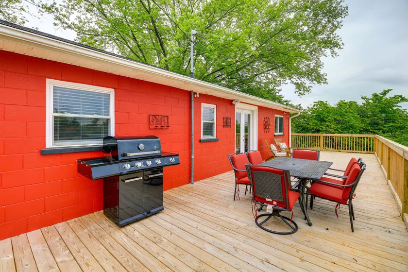 Ararat Home w/ Spacious Yard & Mountain Views! - Image 1