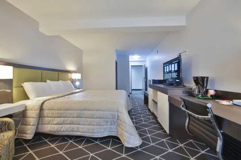 King Hotel - Image 1