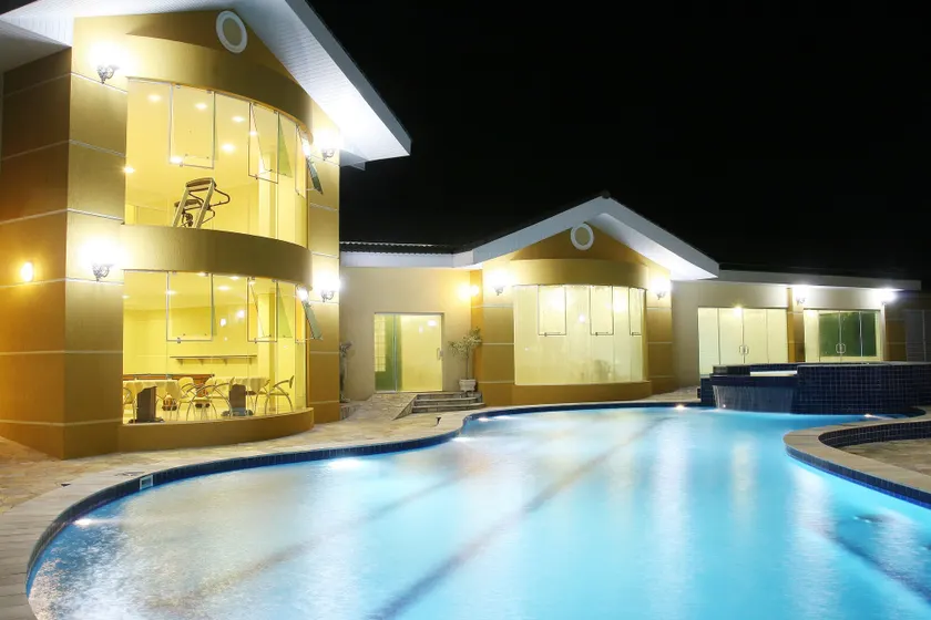 Barbur Plaza Hotel - Image 1