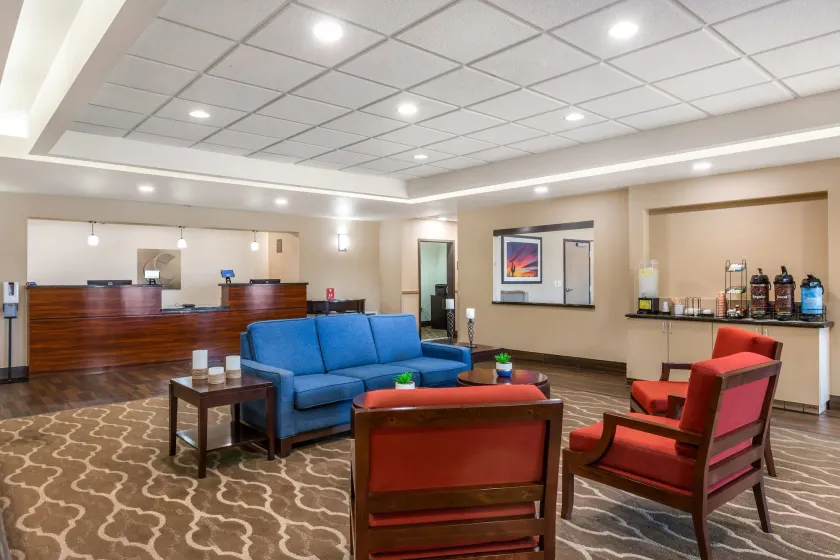 Comfort Inn and Suites Yuma I-8 - Image 1