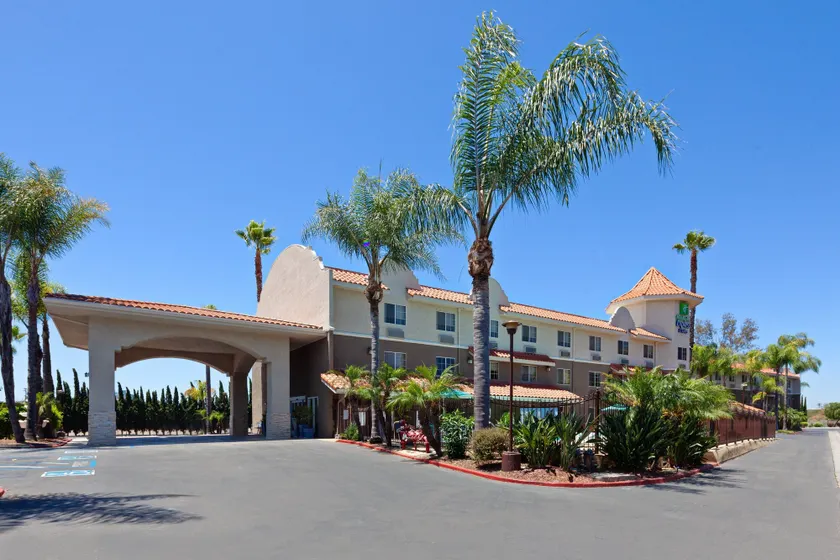 Holiday Inn Express Hotel & Suites San Diego-Escondido by IHG - Image 1