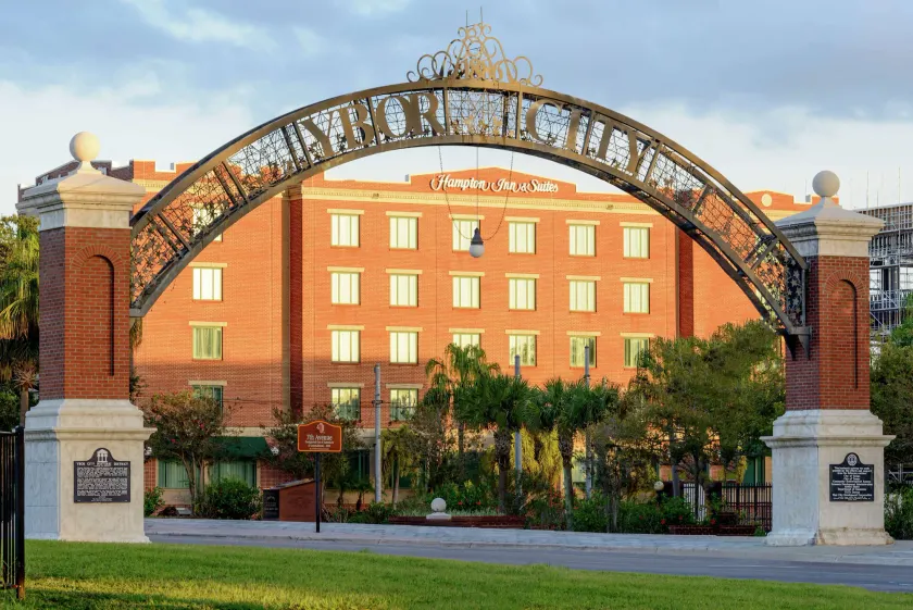 Hampton Inn & Suites Tampa/Ybor City/Downtown - Image 1