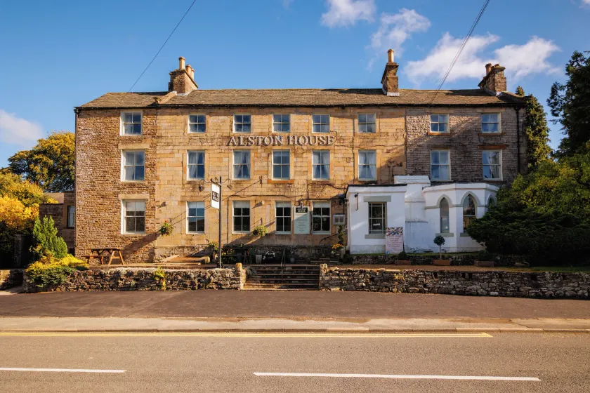 Alston House Hotel - Image 1
