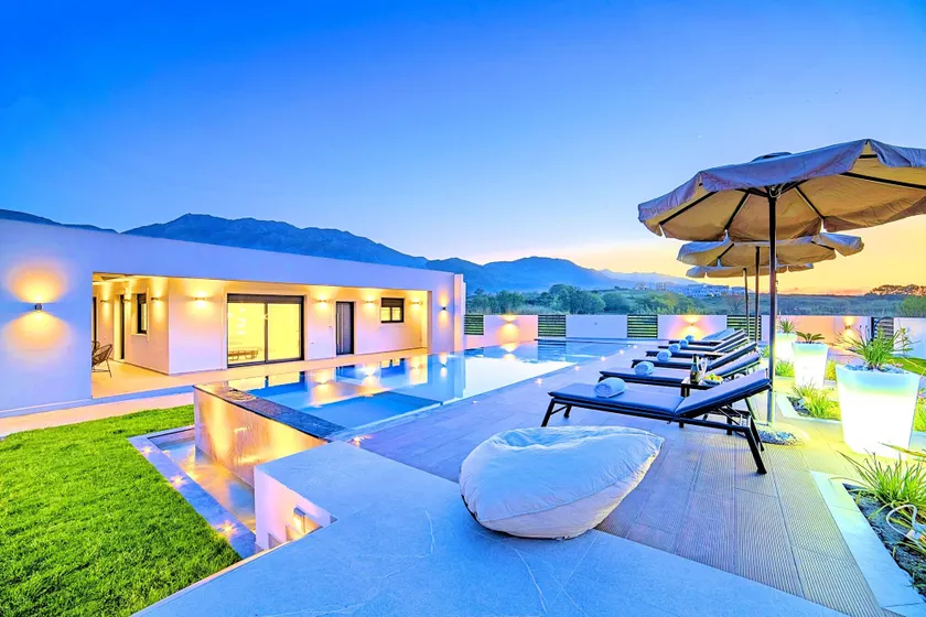Villa Solaris Heated Pool & Jacuzzi - Image 1