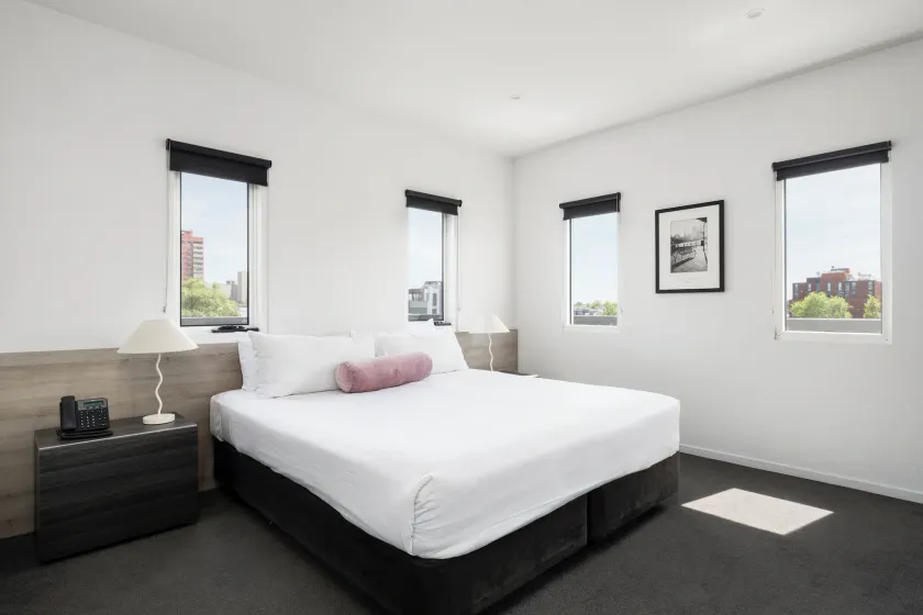 Tyrian Serviced Apartments Fitzroy - Image 1
