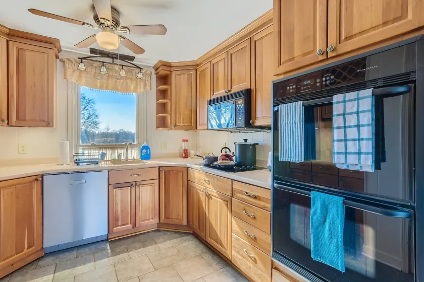 NEW- Family Friendly Ranch Home Near Nashville! (TA) - Cocina privada