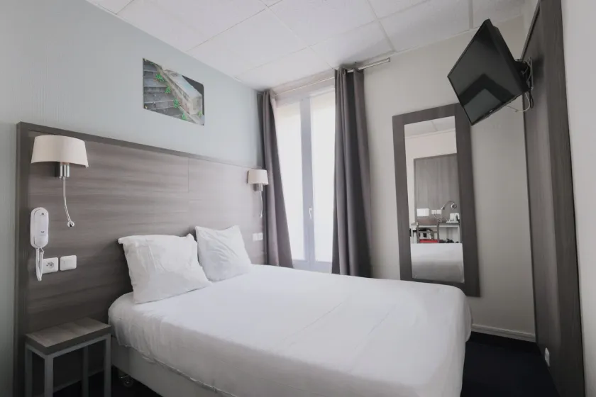 Hotel Lilas Gambetta - Image 1