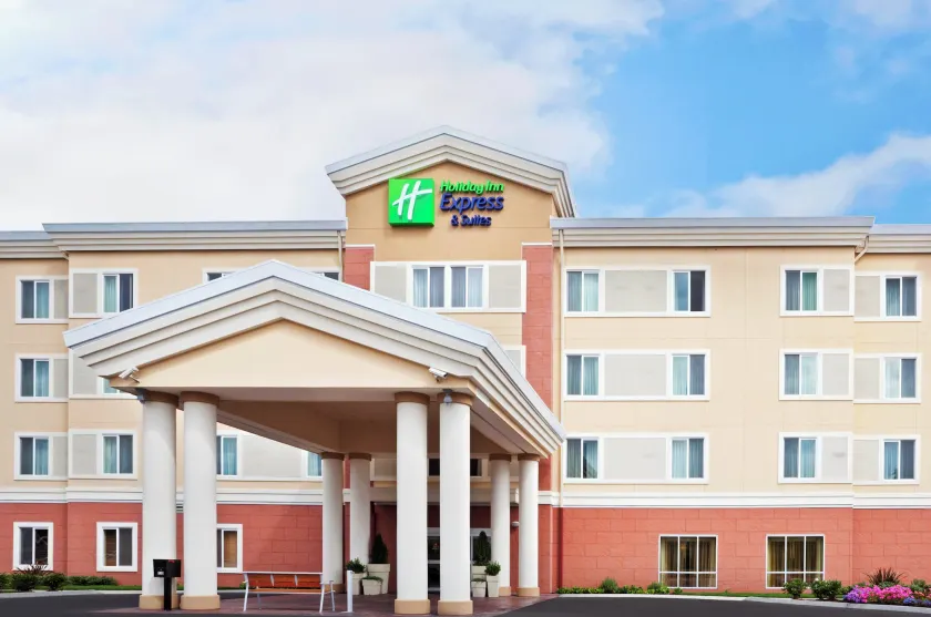 Holiday Inn Express Hotel & Suites Chehalis - Centralia by IHG - Image 1