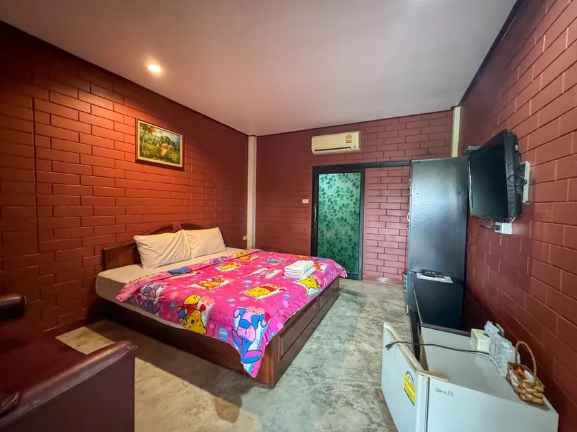 Suree Garden Resort & Karaoke - Image 1