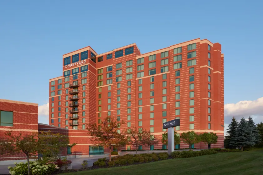 Courtyard by Marriott Ottawa East - Image 1