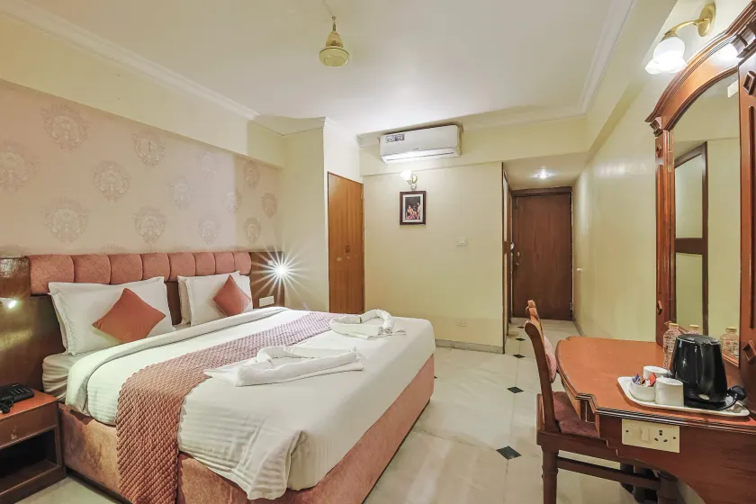 Hotel Maurya Residency - Image 1