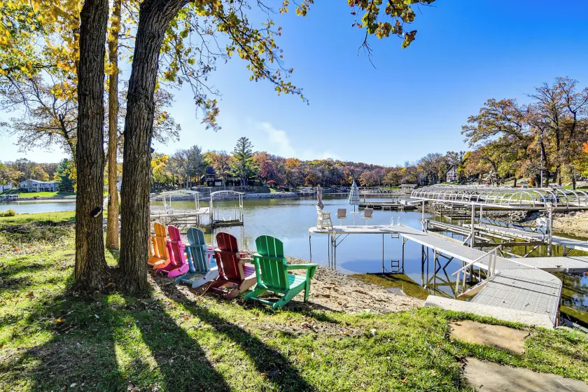 Private Beach! Lakefront Cabin in Panora - Image 1