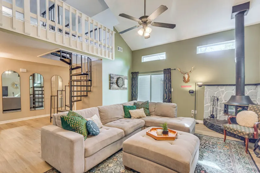 Cottage Vibes in Shalimar! Pet-friendly Townhome - Image 1