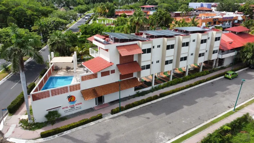 Hotel Casa Ixtapa - Image 1